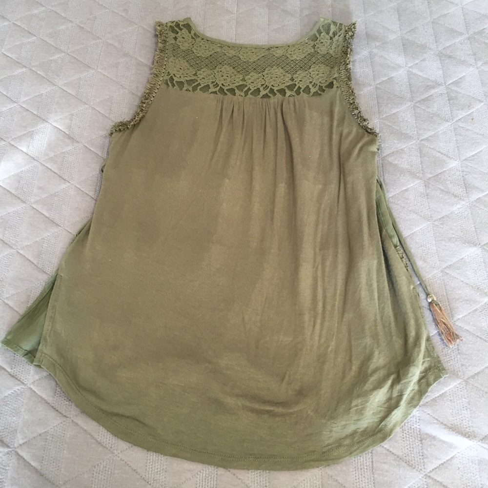 Top - Picture 2 of 2